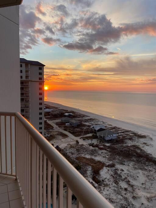 גולף שורז Beach Club B1703 ~ Beachfront 17Th Floor ~ Phenomenal Beach/Gulf View! מראה חיצוני תמונה